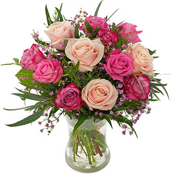 Bukett med rosor i blandade rosa färgtoner